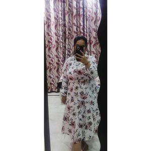 White Classy Floral Tshirt Dress