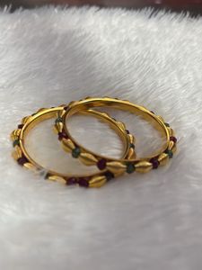 Gold Tone Bangle Set