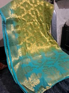 Elegant Green & Blue Banarsi Style Dupatta 💙