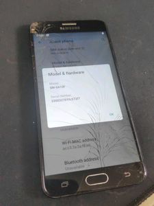 Samsung Galaxy - Cracked Screen