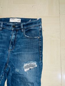 Pull&amp;Bear Ripped Demin Skinny Jeans