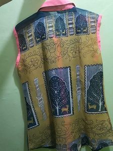 Sleeveless Woman Shirt
