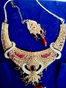 Necklace With Bindi