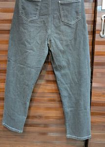 Straight Fir Jeans.
