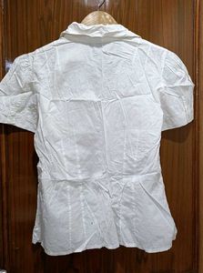 H&amp;M White Button-Up Top