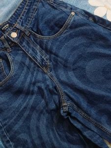 Stylish Patterned Knee Length Jeans