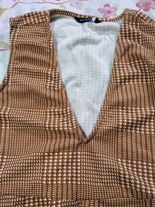 V neck checkered pinaafore dress
