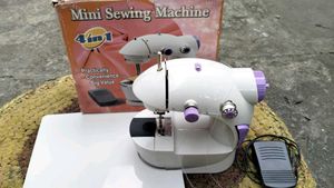 Mini Sewing Machine