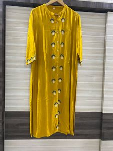 Elegant Yellow Embroidered Kurta