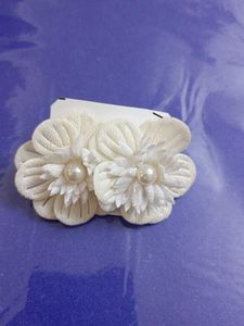 white flower earrings 🌸🌸🌸