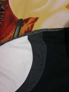 ARMANI EXCHANGE MEN&#39;S TSHIRT
