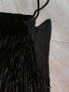 georget dress with black velvet strips💎