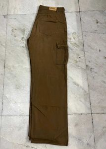 BERSHKA LIGHT BROWN CARGO JEANS (32)