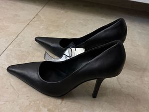 MANGO Black Pumps