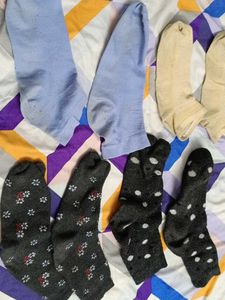 4 Pairs Of Cozy Socks (No Defects)