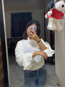 white top with net baloon sleeves