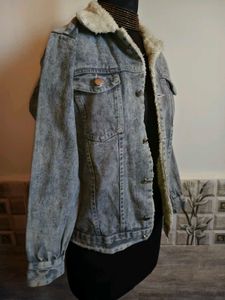 Fuzzy Collar Denim Jacket