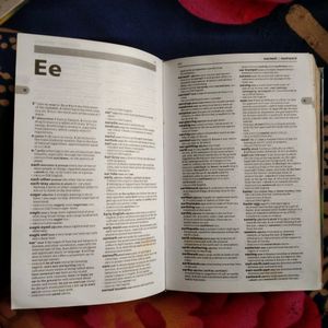 Set Of Compact Oxford English Dictionary And Compact Oxford Thesaurus (Third Edition, Revised)