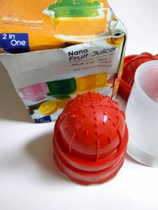 Kitchwish Plastic Hand Juicer Nano Fruit