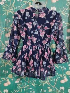 Top. Size 34 /M