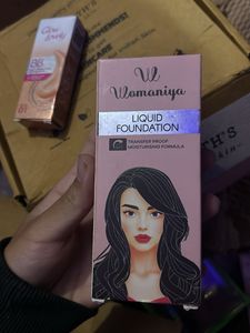 Lakme Hyaluronic Dewy Micro-Essence