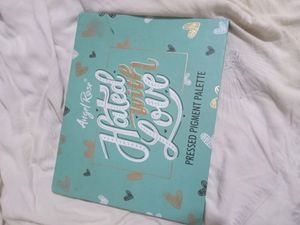✨️YENKY Beauty 63-Color Hated with Love Eyeshadow