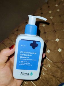 The Derma Co 2% Niacinamide Gentle Skin Cleanser