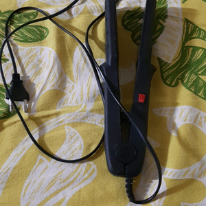 Nova hair straightener