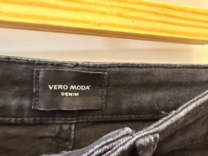 VERO MODA Black Denim Shorts