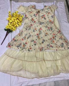 Floral Embroidered Kurta Set