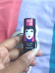 ELLE 18 Color Pops Matte (Berry Tea)