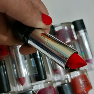 Set Of 4 Nail Paints And Lipsticks