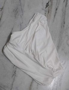 Chic One-Shoulder Crop Top