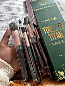 Mars Makeup Brush