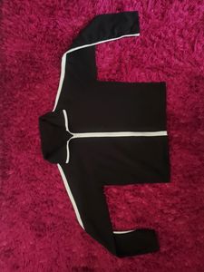 Workout Cropped Sweatshirt Black and White