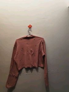 Vintage-Inspired Cropped Floral Knit Top