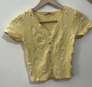 Ginger Daisy Embroidered Yellow Top