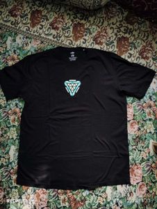 Bundle of 5 Graphic T-shirts