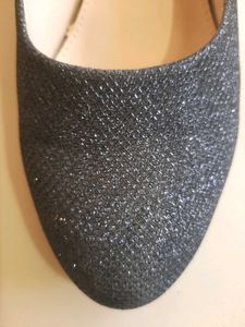 Flat n Heels Womens Black Pumps