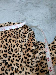 🔥🫦Juicy Couture Leopard Print Top💅