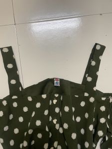 off shoulder green top 🍐