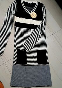 Striped black&white Knit bodycon dress|2pockets