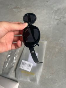 oval sunglass