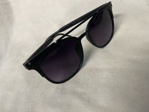 Voyage Unisex Purple Lens &amp; BlackWayfarer Sunglass
