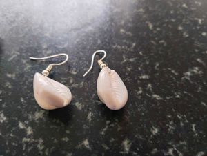 handmade elastic real seashell bracelet and earrin