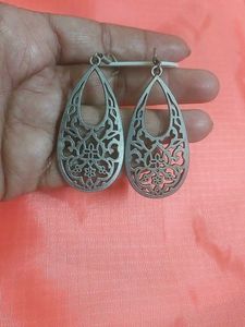 Pretty Metal Carving Design Earrings