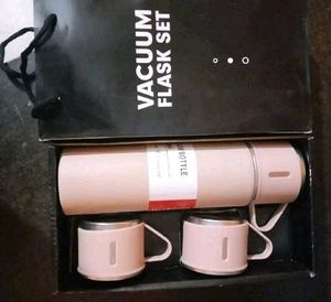 Stainless Steel Vaccum Flask  With 3 Cups - 500 Ml