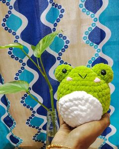 Crochet Frog Plushie