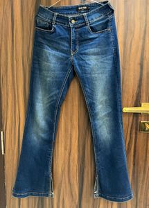 Vintage Bell Bottom Jeans 💙📈