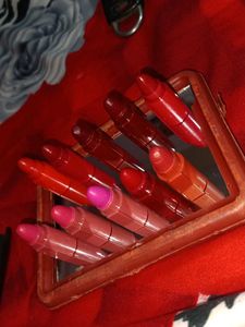 Combo Of Lipstick And Body Lotion